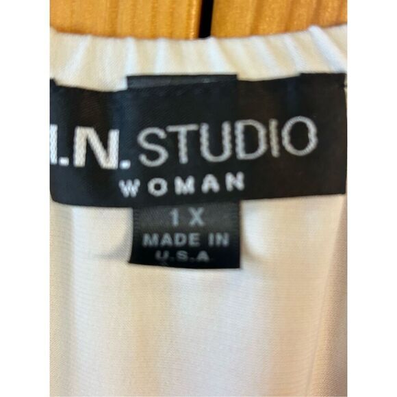 I.N. Studio White Blouse Top Size 1X (0700) - Picture 4 of 5